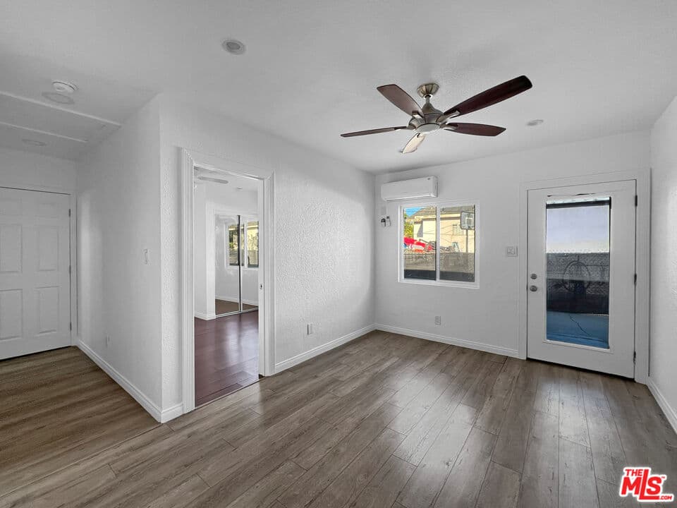 1 bd, 1 ba Townhouse in Los Angeles, CA — $2,300/mo — photo 2