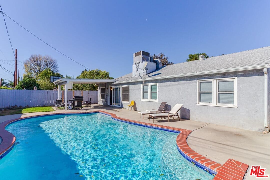 4BR House in Reseda β $4,995/mo