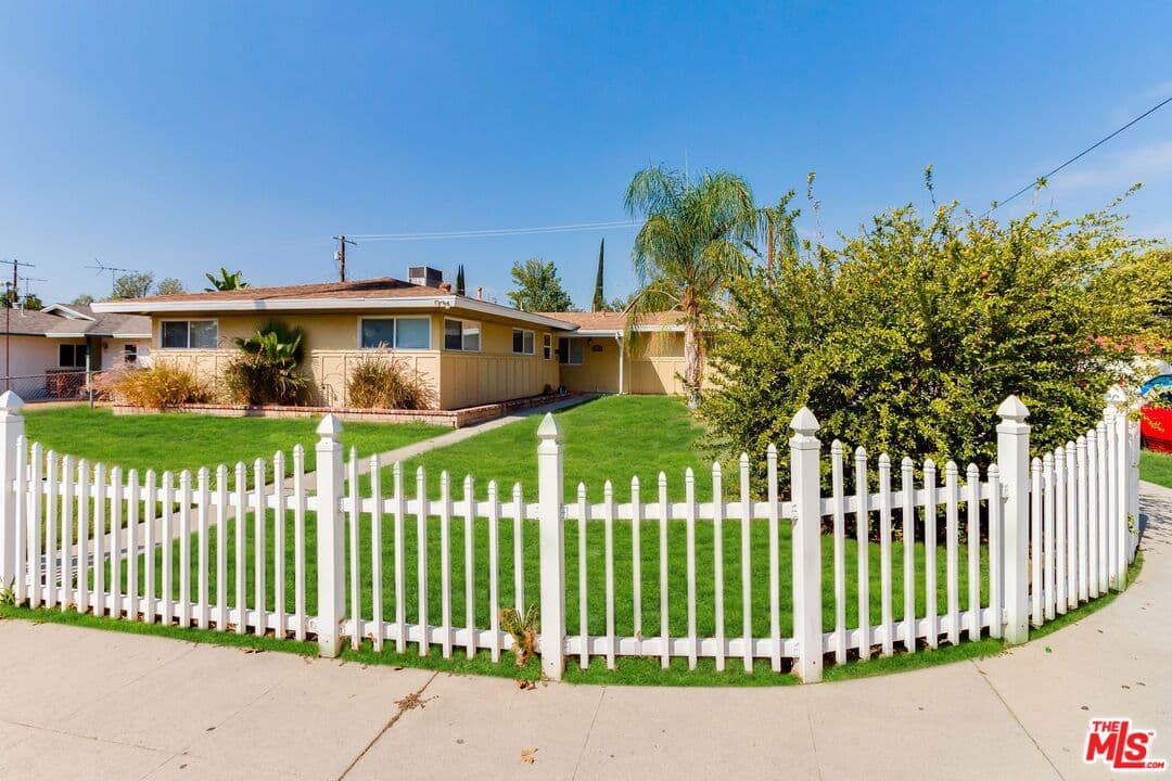5 bd, 3 ba House in Granada Hills, CA — $4,995/mo — photo 2