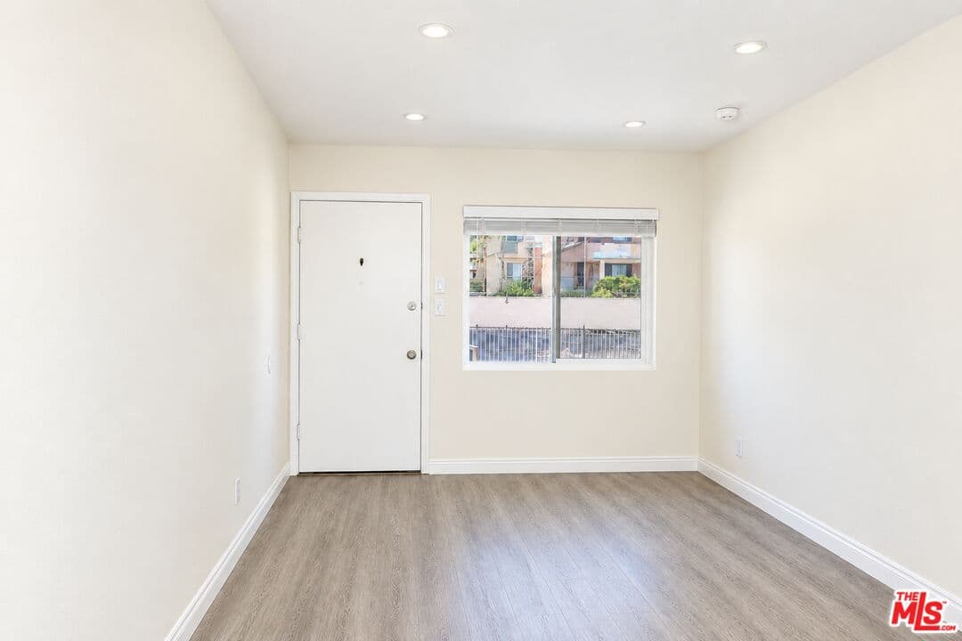2 bd, 1 ba Apartment in Los Angeles, CA — $2,350/mo — photo 2
