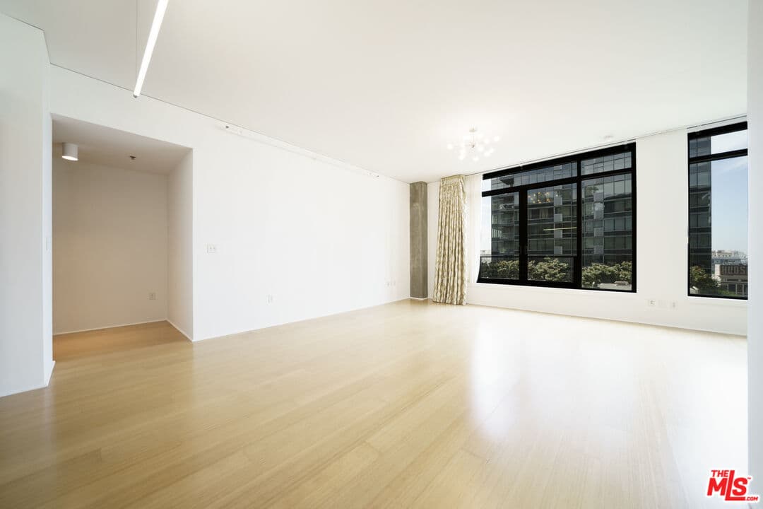 1 bd, 1 ba Condo in Los Angeles, CA — $2,550/mo — photo 2