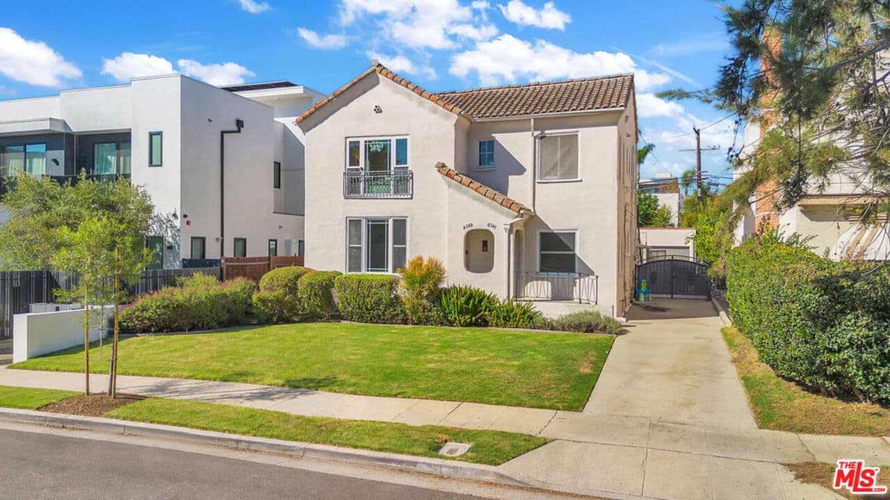 3 bd, 2 ba Townhouse in Los Angeles, CA — $5,250/mo — photo 1