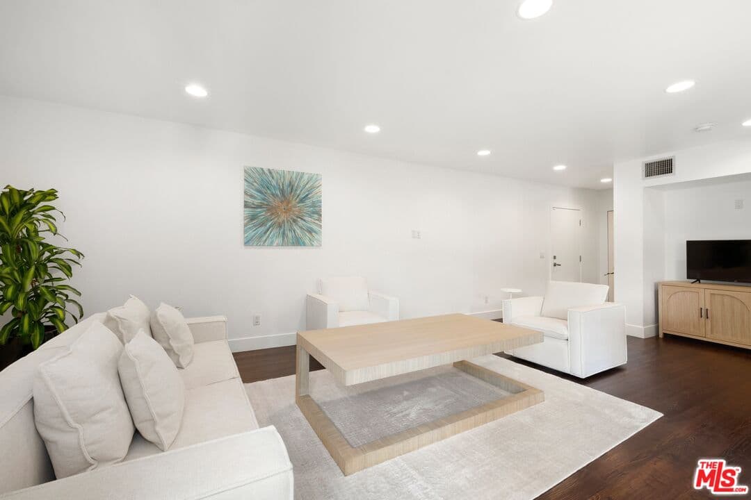 1 bd, 1 ba Apartment in West Hollywood, CA — $3,195/mo — photo 2