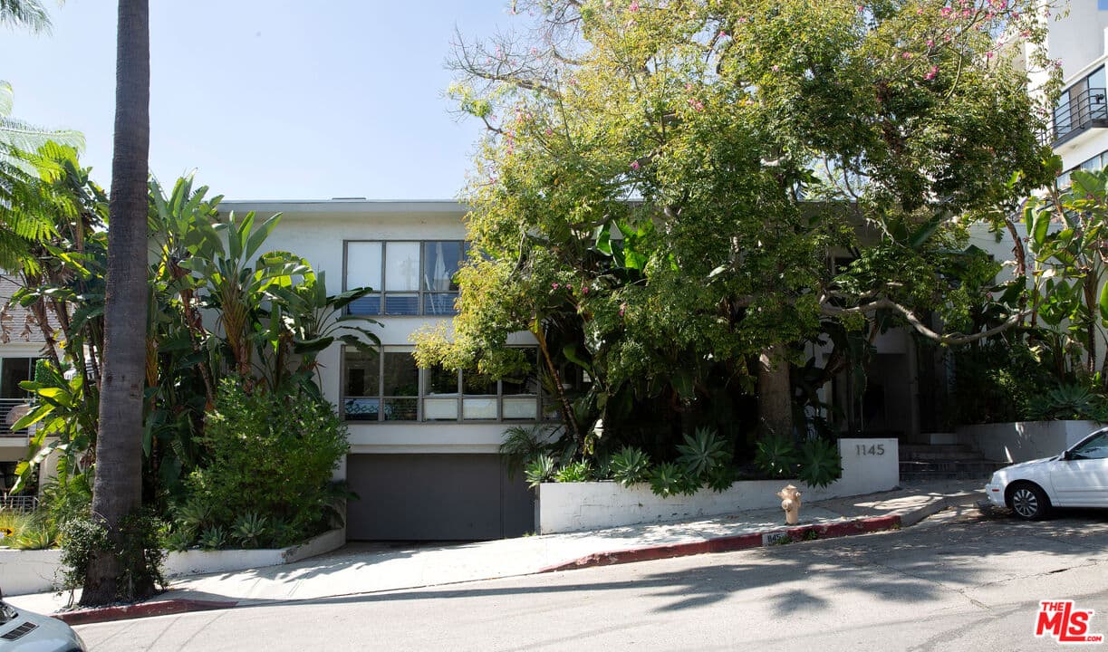 Studio, 1 ba Condo in West Hollywood, CA — $2,600/mo — photo 1