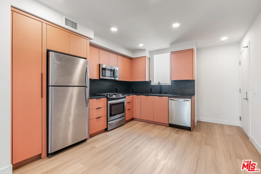 1 bd, 1 ba Apartment in Los Angeles, CA — $4,895/mo — photo 2