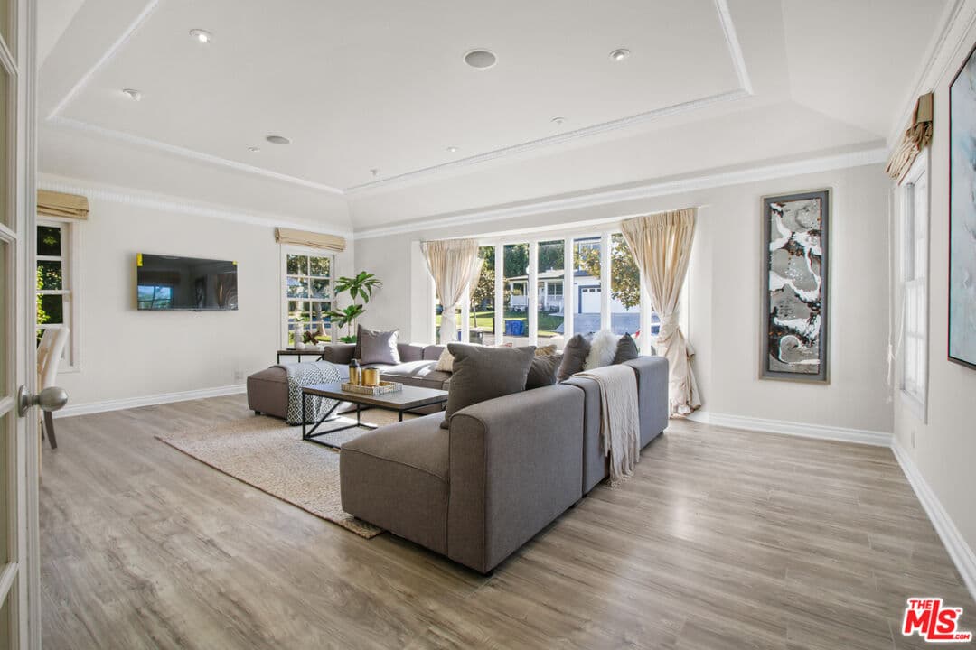 3 bd, 3 ba House in Los Angeles, CA — $12,000/mo — photo 2