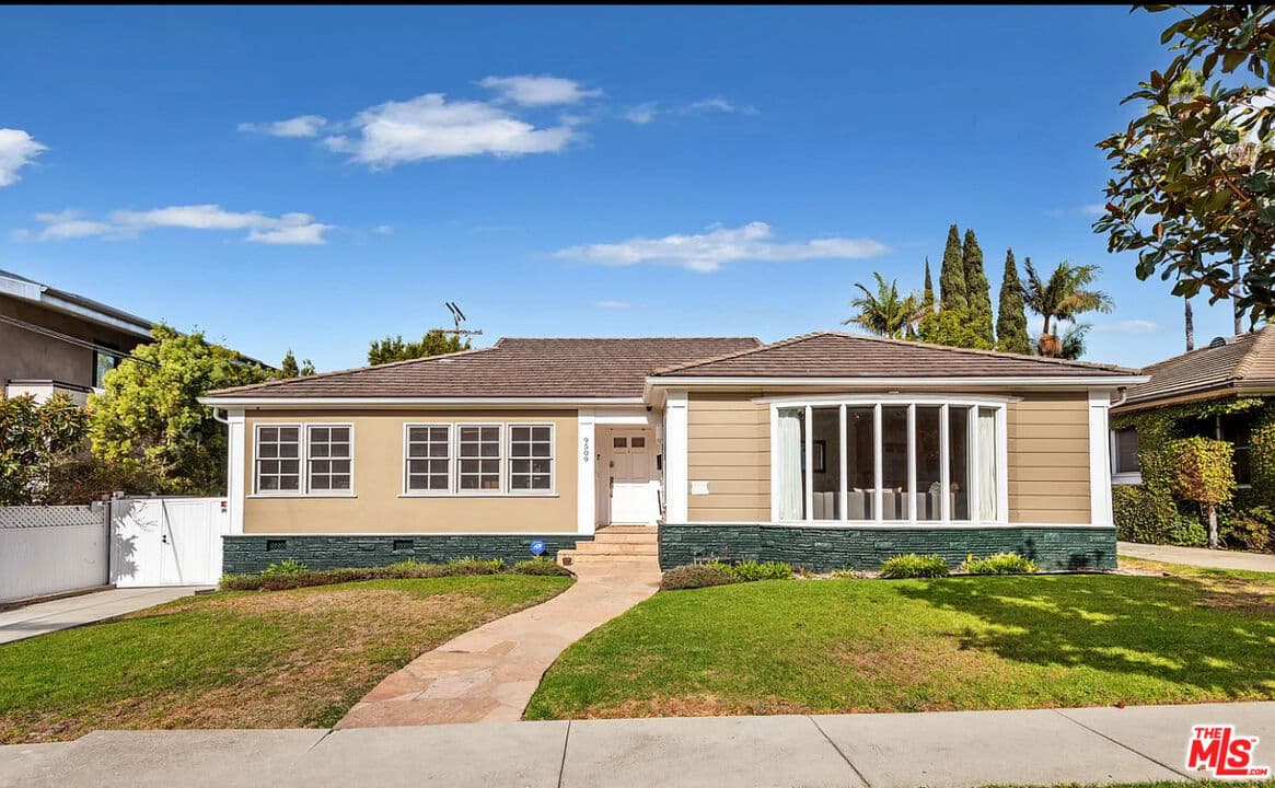 3 bd, 3 ba House in Los Angeles, CA — $12,000/mo — photo 1