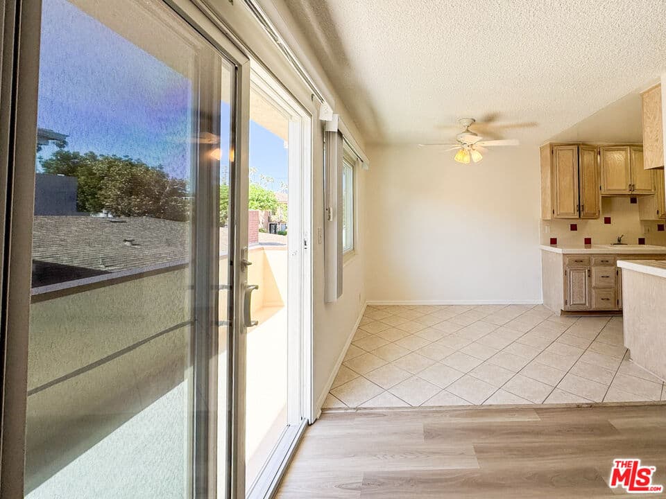 1 bd, 1 ba Townhouse in Santa Monica, CA — $2,195/mo — photo 2
