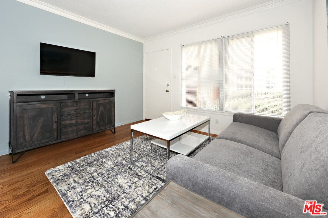 1 bd, 1 ba Townhouse in Los Angeles, CA — $2,199/mo — photo 1