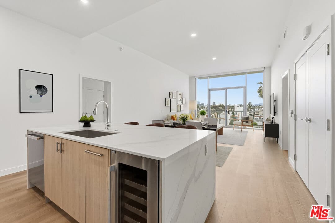 1 bd, 1 ba Apartment in Los Angeles, CA — $7,400/mo — photo 1