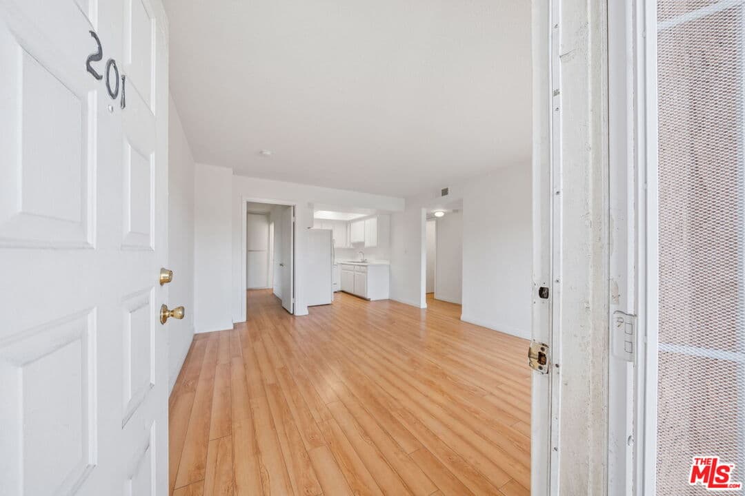 3 bd, 2 ba Apartment in Los Angeles, CA — $3,495/mo — photo 2