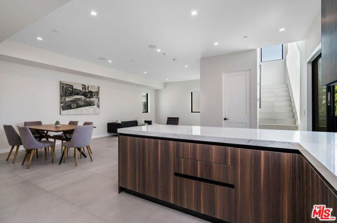 2 bd, 3 ba Apartment in Los Angeles, CA — $5,599/mo — photo 2
