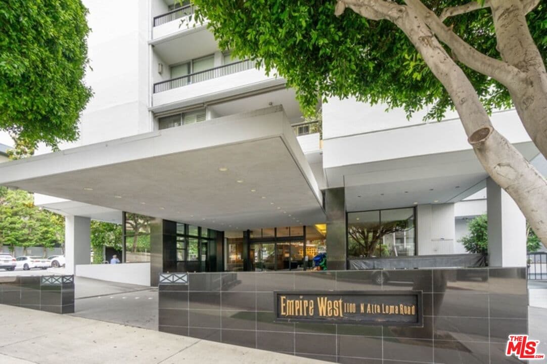 2 bd, 3 ba Townhouse in West Hollywood, CA — $10,000/mo — photo 2