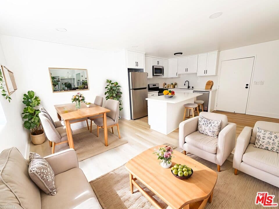 1 bd, 1 ba Apartment in Los Angeles, CA — $1,895/mo — photo 1