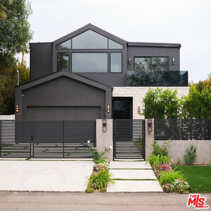 6 bd, 7 ba House in Sherman Oaks, CA — $30,000/mo — photo 1