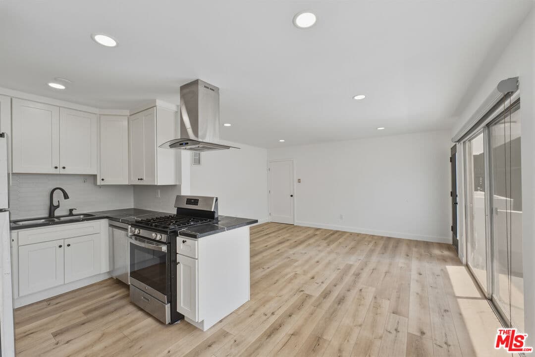 2 bd, 1 ba Apartment in West Hollywood, CA — $2,900/mo — photo 1