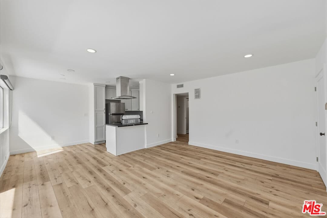 2 bd, 1 ba Apartment in West Hollywood, CA — $2,900/mo — photo 2