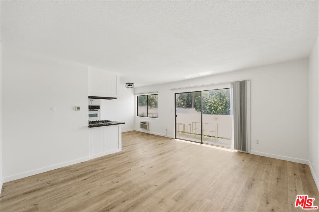 1 bd, 1 ba Apartment in West Hollywood, CA — $2,400/mo — photo 2