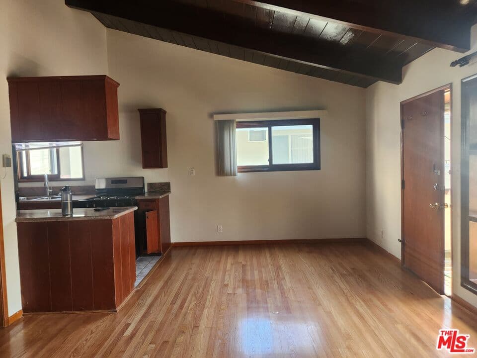 1 bd, 1 ba Apartment in Los Angeles, CA — $1,750/mo — photo 2