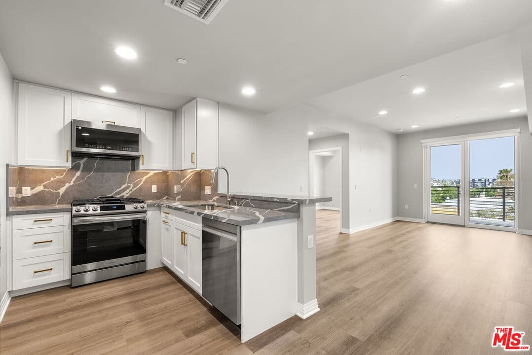 1 bd, 1 ba Townhouse in West Hollywood, CA — $3,995/mo — photo 1