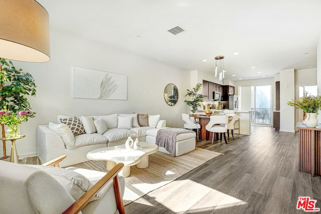 3BR Condo in Los Angeles β $4,100/mo