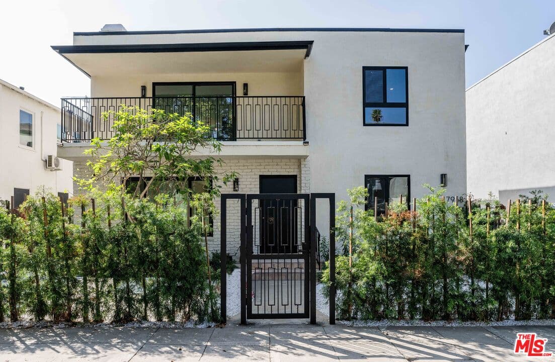 1 bd, 1 ba Townhouse in West Hollywood, CA — $3,995/mo — photo 2