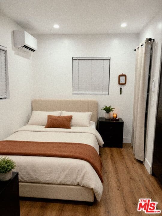 1 bd, 1 ba House in Sherman Oaks, CA — $1,995/mo — photo 2