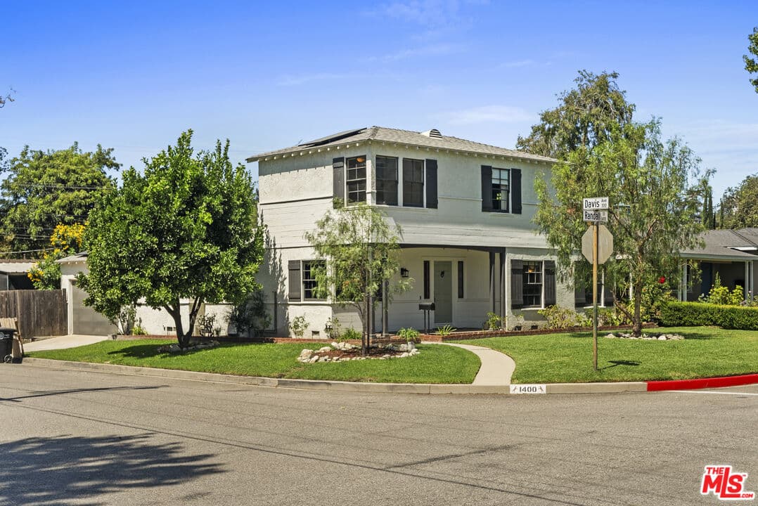 2 bd, 2 ba House in Glendale, CA — $5,300/mo — photo 2
