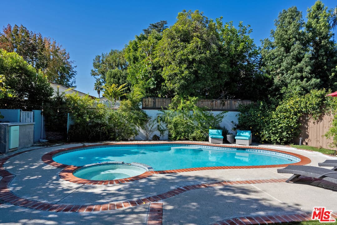 3 bd, 3 ba House in Sherman Oaks, CA — $9,500/mo — photo 2