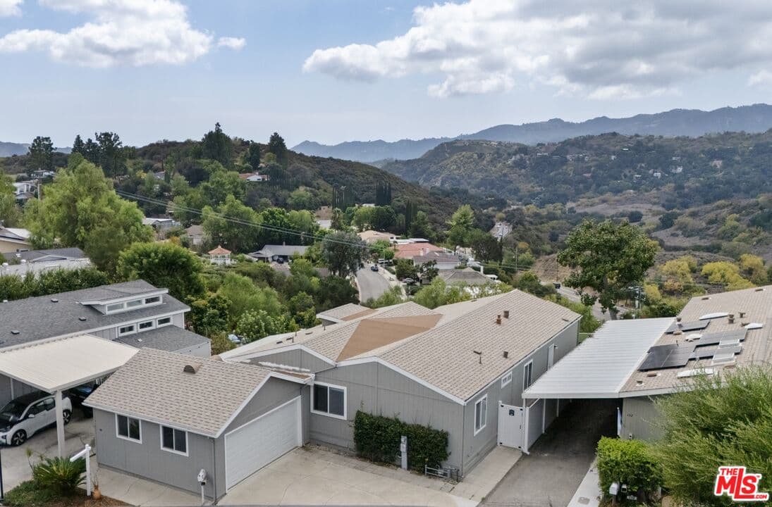 3 bd, 2 ba Condo in Topanga, CA — $6,500/mo — photo 2