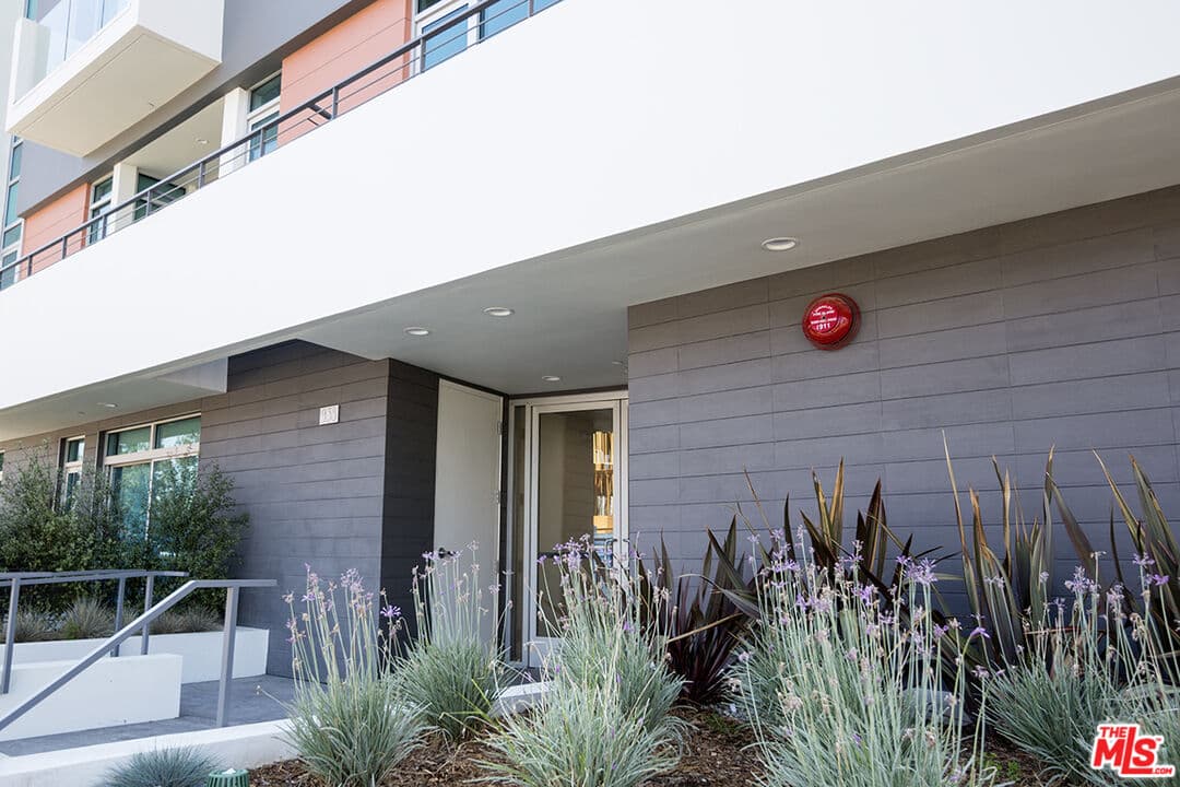 2BR Apartment in Los Angeles β $3,995/mo