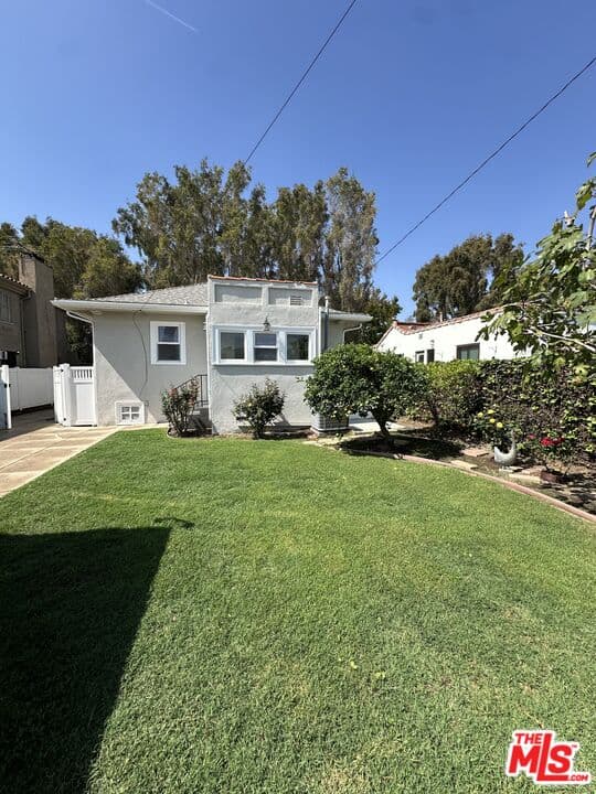 2 bd, 1 ba House in Los Angeles, CA — $5,875/mo — photo 2