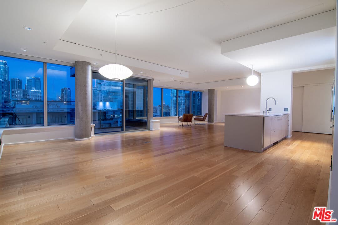 2 bd, 3 ba Condo in Los Angeles, CA — $6,700/mo — photo 1