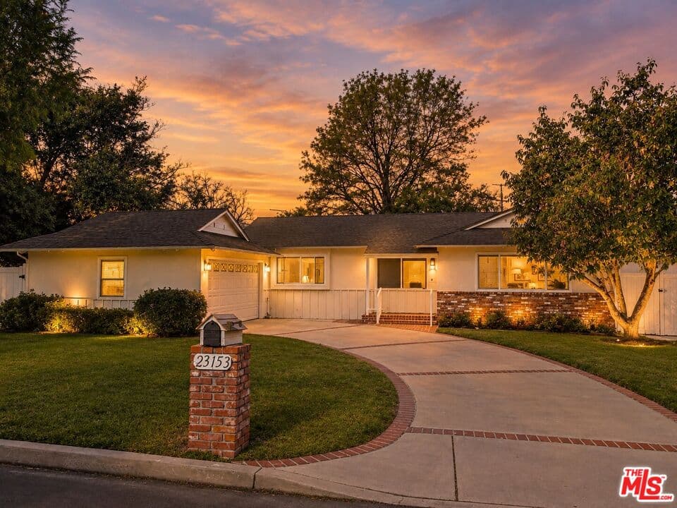 4BR House in Woodland Hills β $5,895/mo