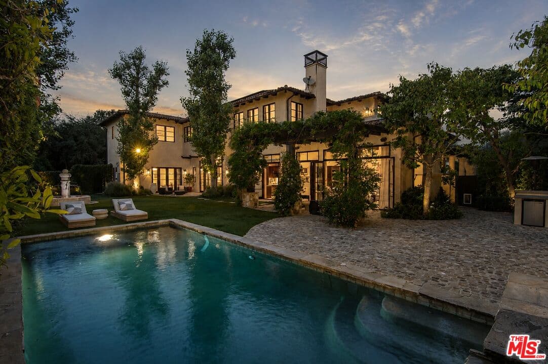 6 bd, 9 ba House in Pacific Palisades, CA — $45,000/mo — photo 2