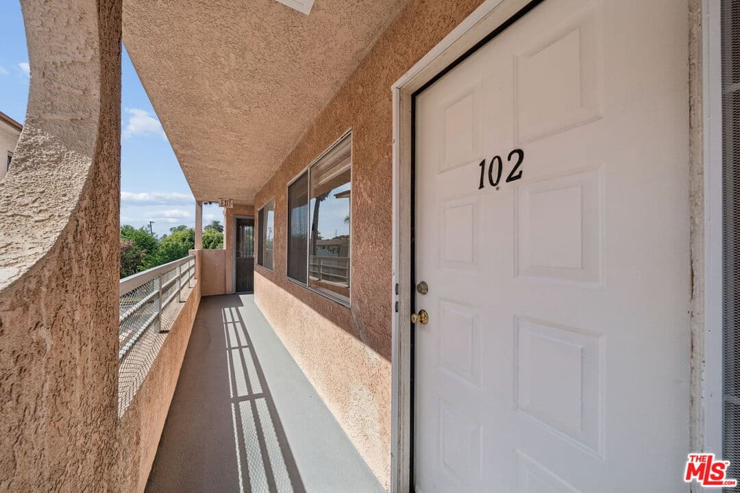1 bd, 1 ba Apartment in Los Angeles, CA — $1,850/mo — photo 2