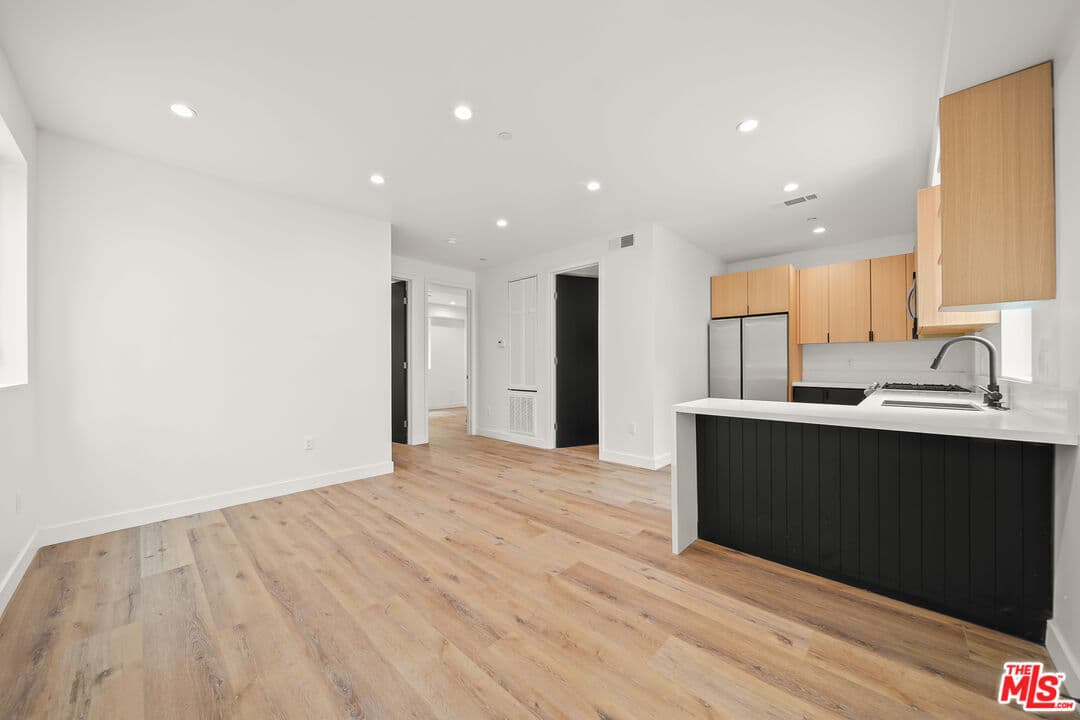 2 bd, 1 ba Townhouse in Los Angeles, CA — $2,295/mo — photo 2