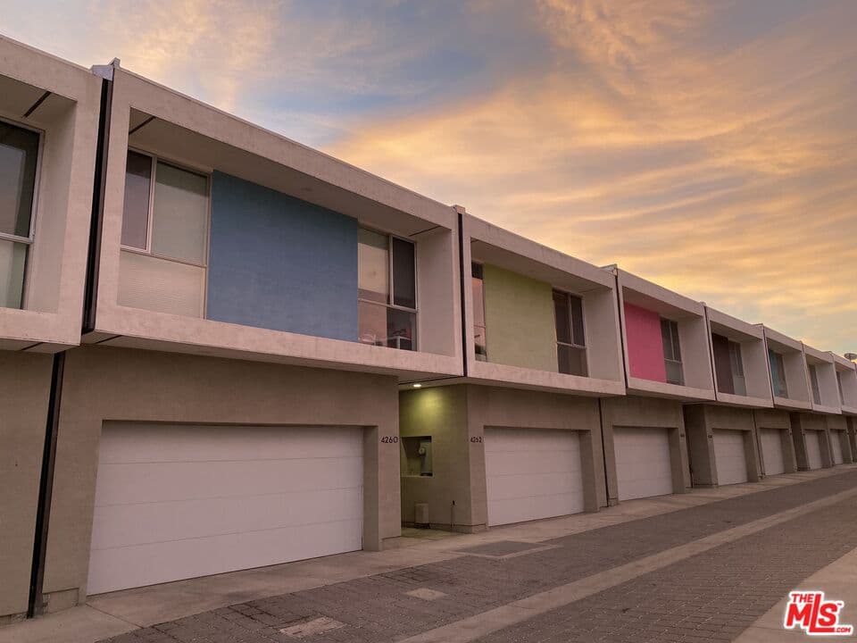 3 bd, 3 ba House in Los Angeles, CA — $5,800/mo — photo 2