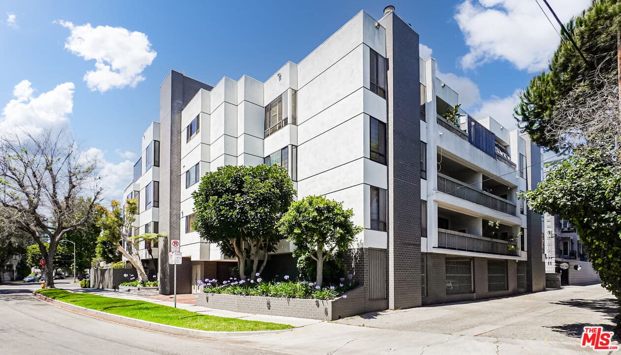 3 bd, 4 ba Condo in Los Angeles, CA — $8,500/mo — photo 1