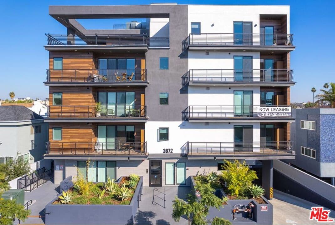 2BR Apartment in Palms — $4,980/mo