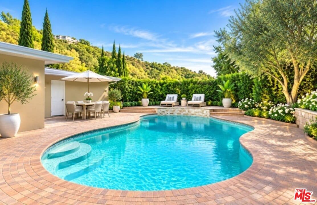 4 bd, 3 ba House in Los Angeles, CA — $12,000/mo — photo 2