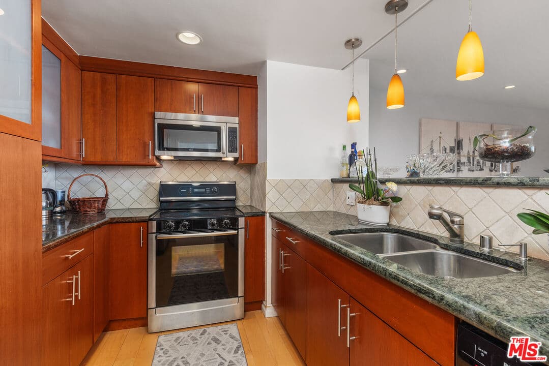 1 bd, 1 ba Condo in Los Angeles, CA — $3,450/mo — photo 1