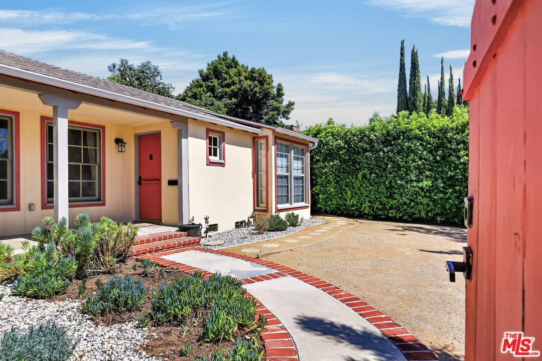 3BR House in Valley Village — $6,500/mo