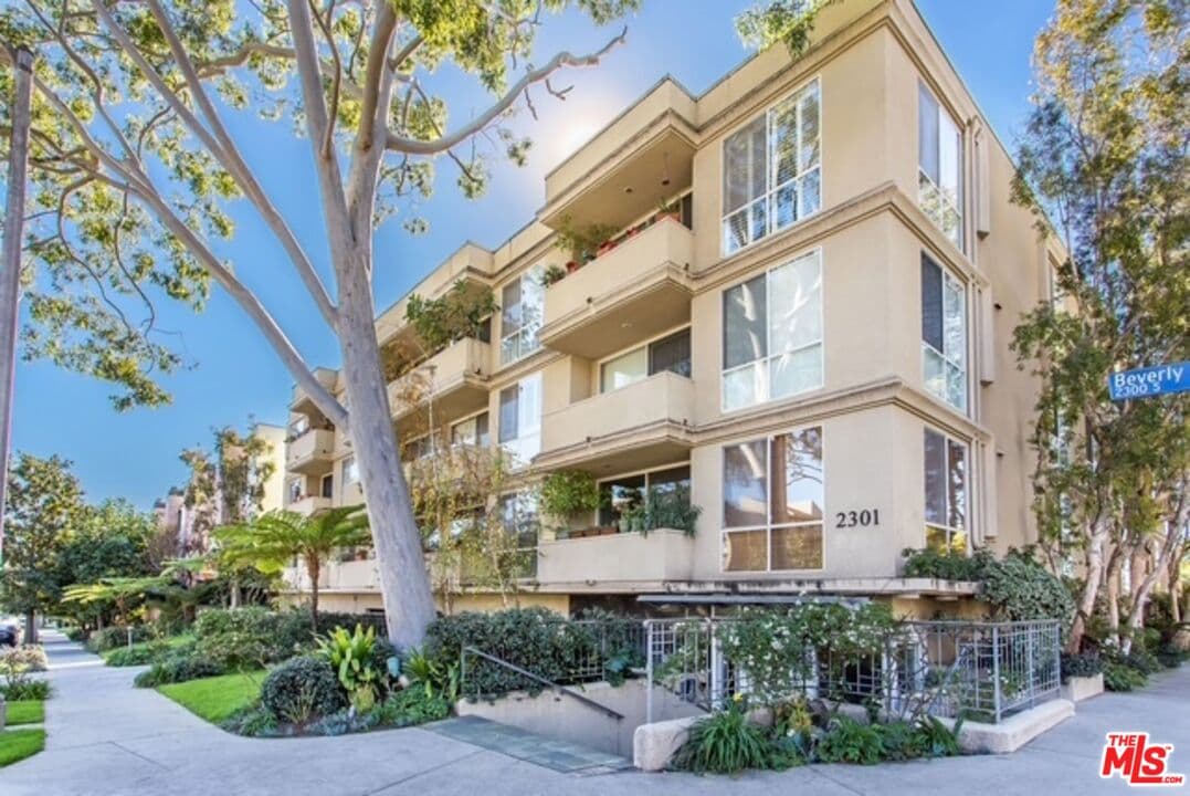 1 bd, 1 ba Condo in Los Angeles, CA — $3,150/mo — photo 2