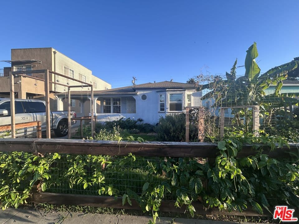 3 bd, 2 ba House in Los Angeles, CA — $5,300/mo — photo 1
