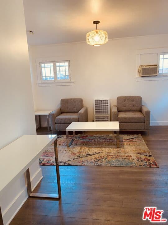 1 bd, 1 ba Apartment in Los Angeles, CA — $1,250/mo — photo 2