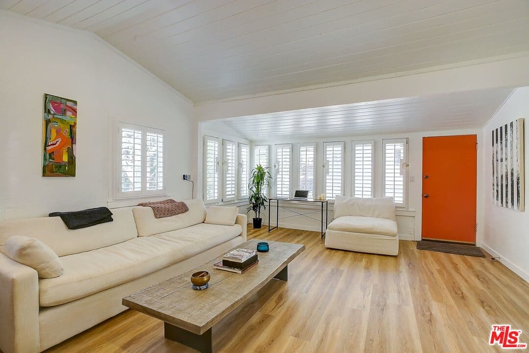 2 bd, 2 ba House in Los Angeles, CA — $5,495/mo — photo 2