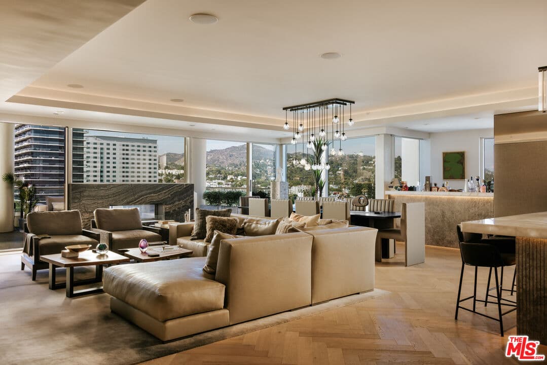 3 bd, 4 ba Condo in Los Angeles, CA — $19,995/mo — photo 1