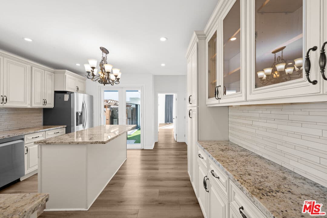 4 bd, 3 ba House in Beverly Hills, CA — $9,250/mo — photo 2