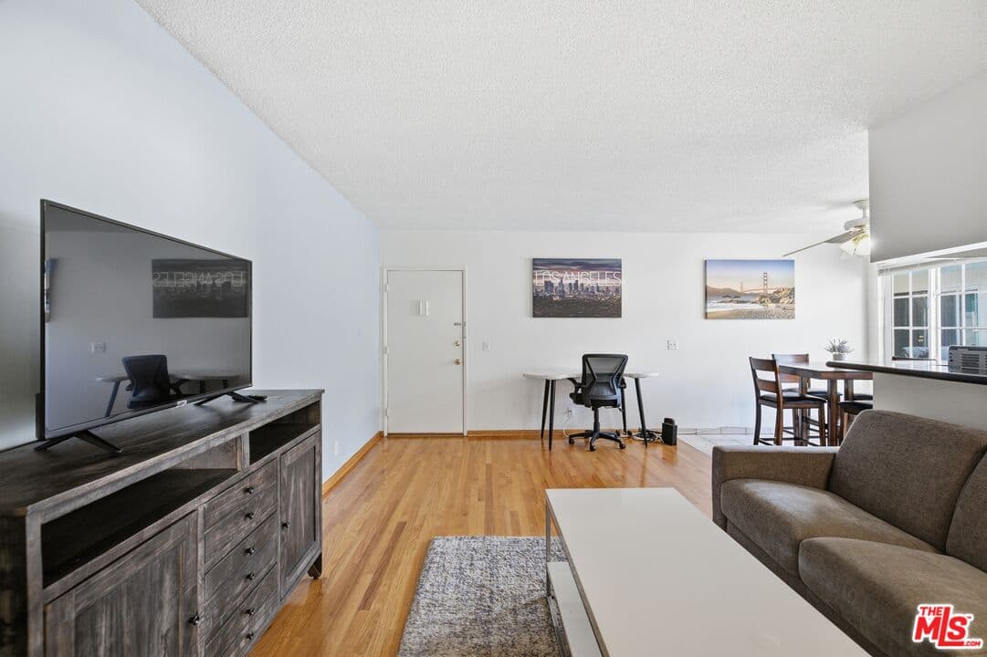 1 bd, 1 ba Townhouse in Los Angeles, CA — $2,295/mo — photo 2